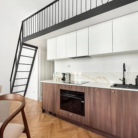 Wilcza With Mezzanine By Bookinghost Apartmán