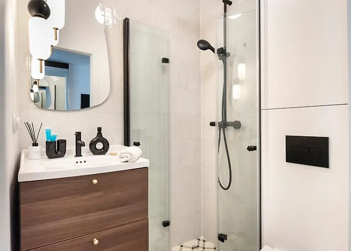 Apartment Wilcza With Mezzanine By Bookinghost